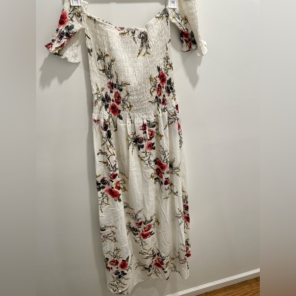 Off-shoulder high-low floral dress - Picture 3 of 3